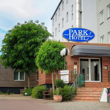Parkhotel Neubrandenburg Exterior foto